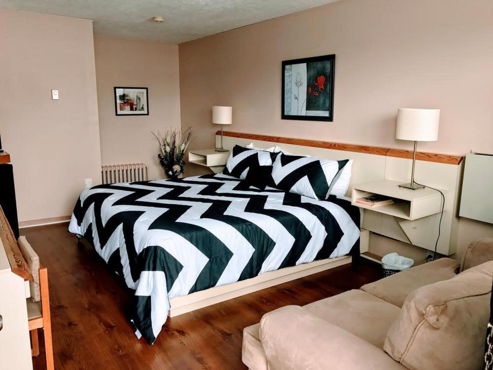 Motel Belle Riviere Saint-Jean-sur-Richelieu Eksteriør billede