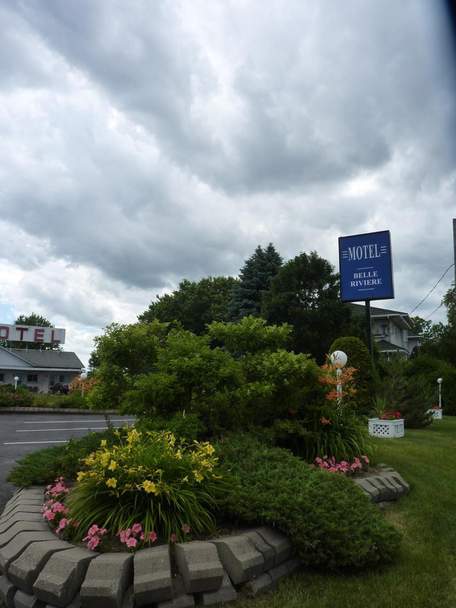Motel Belle Riviere Saint-Jean-sur-Richelieu Eksteriør billede