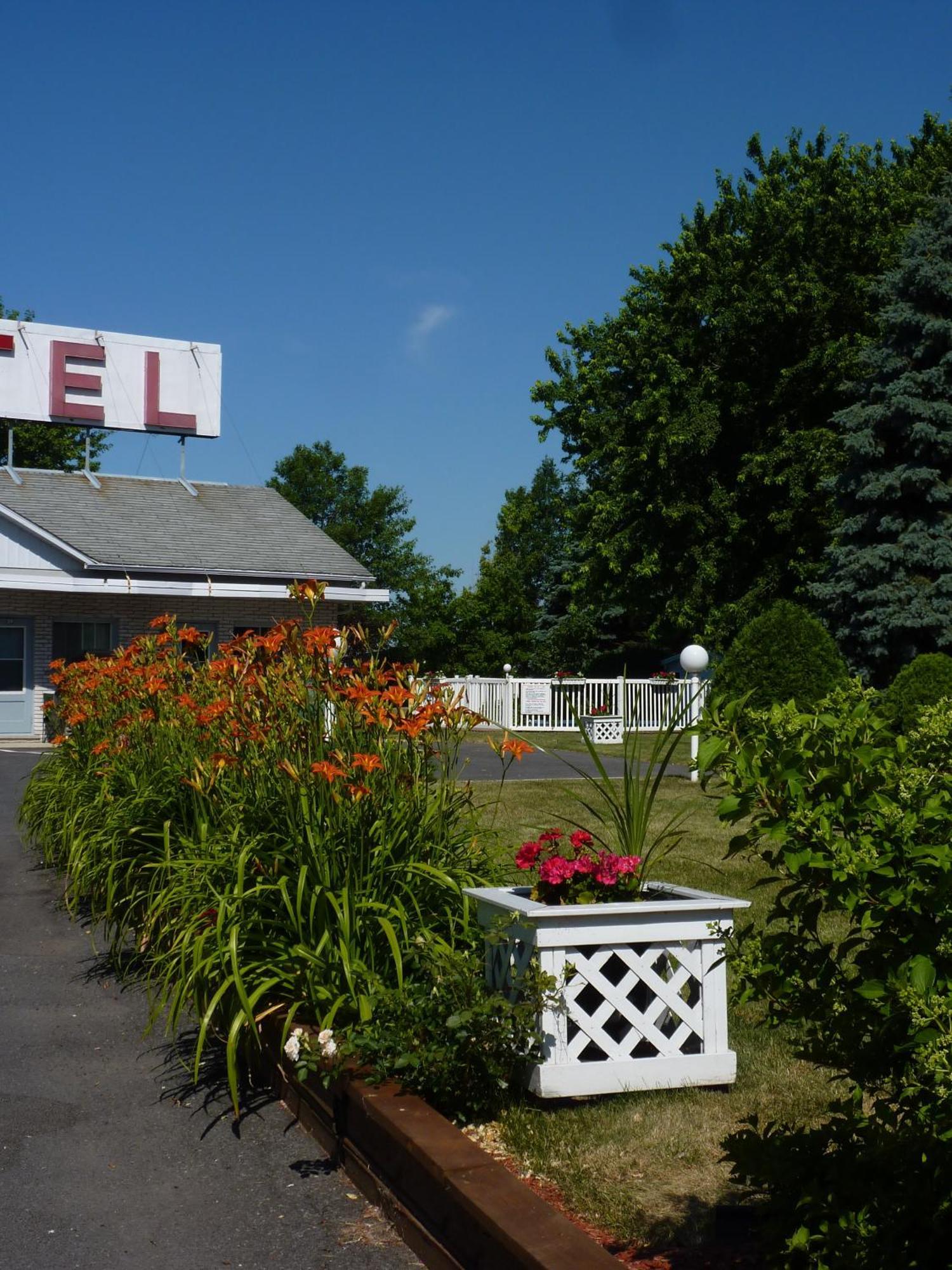 Motel Belle Riviere Saint-Jean-sur-Richelieu Eksteriør billede