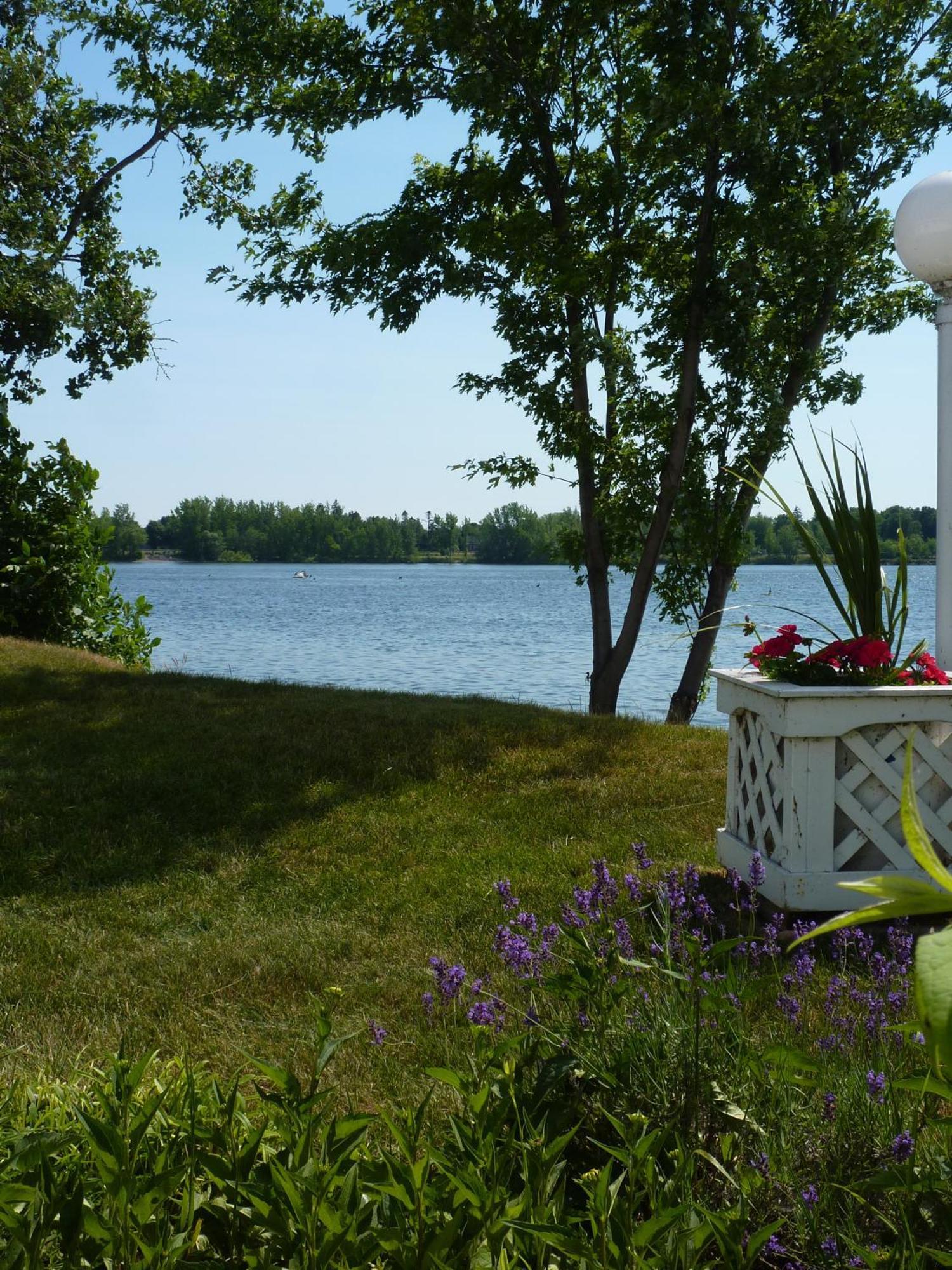 Motel Belle Riviere Saint-Jean-sur-Richelieu Eksteriør billede