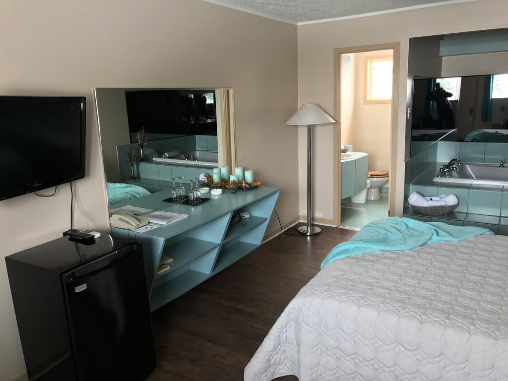 Motel Belle Riviere Saint-Jean-sur-Richelieu Eksteriør billede