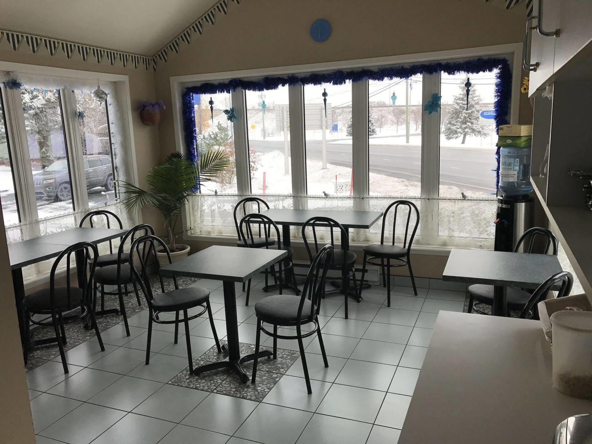 Motel Belle Riviere Saint-Jean-sur-Richelieu Eksteriør billede
